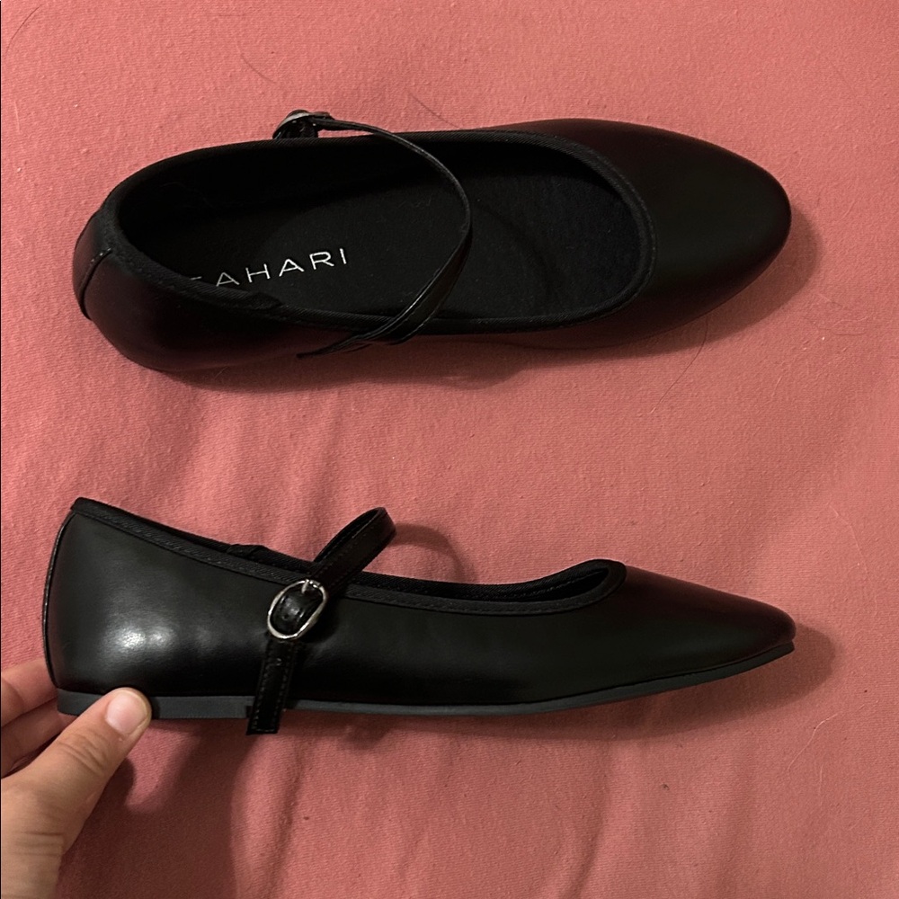 Tahari Women's Black Mary Jane Flats